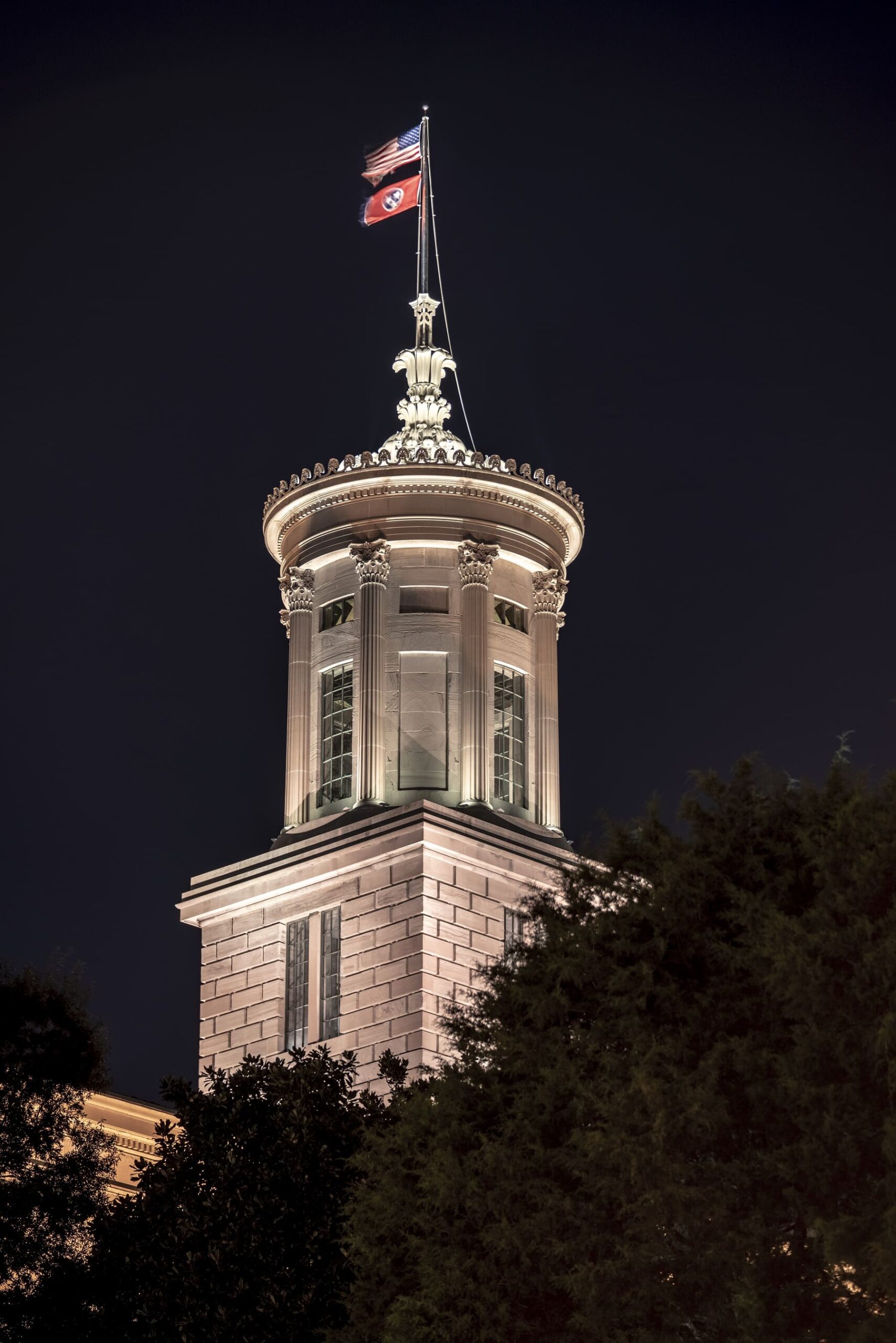 photo of TN State Capitol at night
